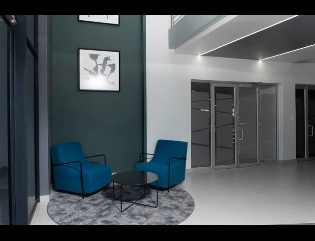 88M² OFFICE TO LET IN VORNA VALLEY